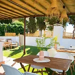 Arenas Beach Apartments